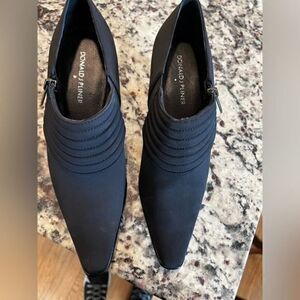 Donald J Pilner black heels